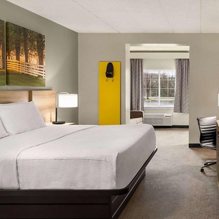 Days Inn & Suites By Wyndham Lancaster Amish Country Mountville Екстериор снимка