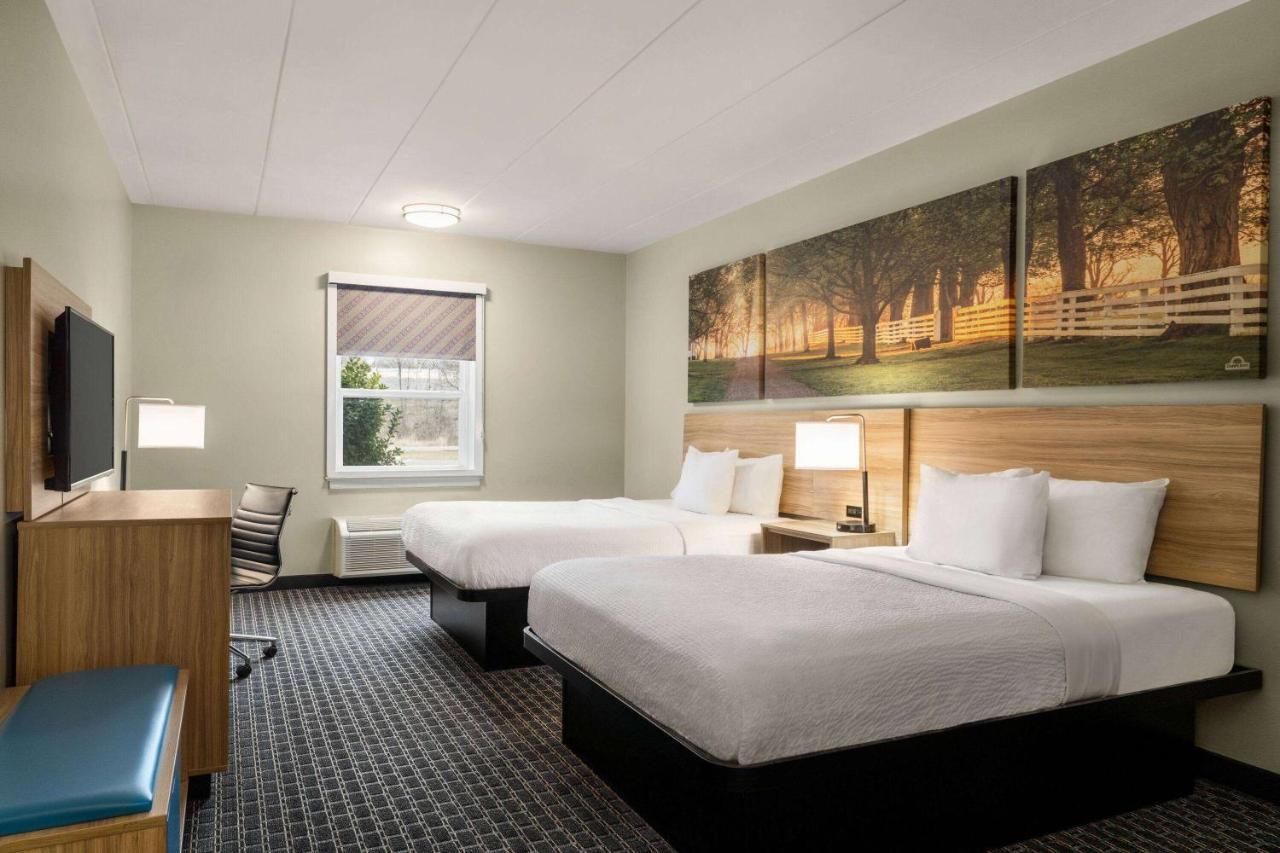 Days Inn & Suites By Wyndham Lancaster Amish Country Mountville Екстериор снимка