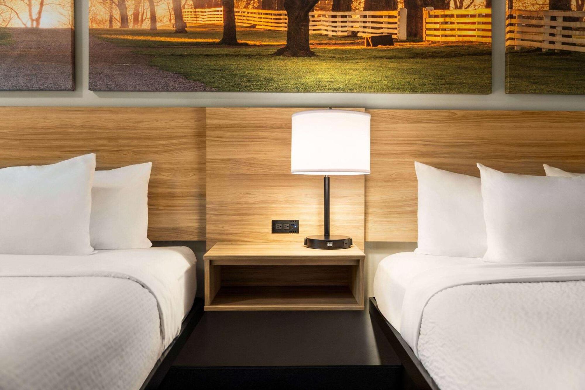 Days Inn & Suites By Wyndham Lancaster Amish Country Mountville Екстериор снимка