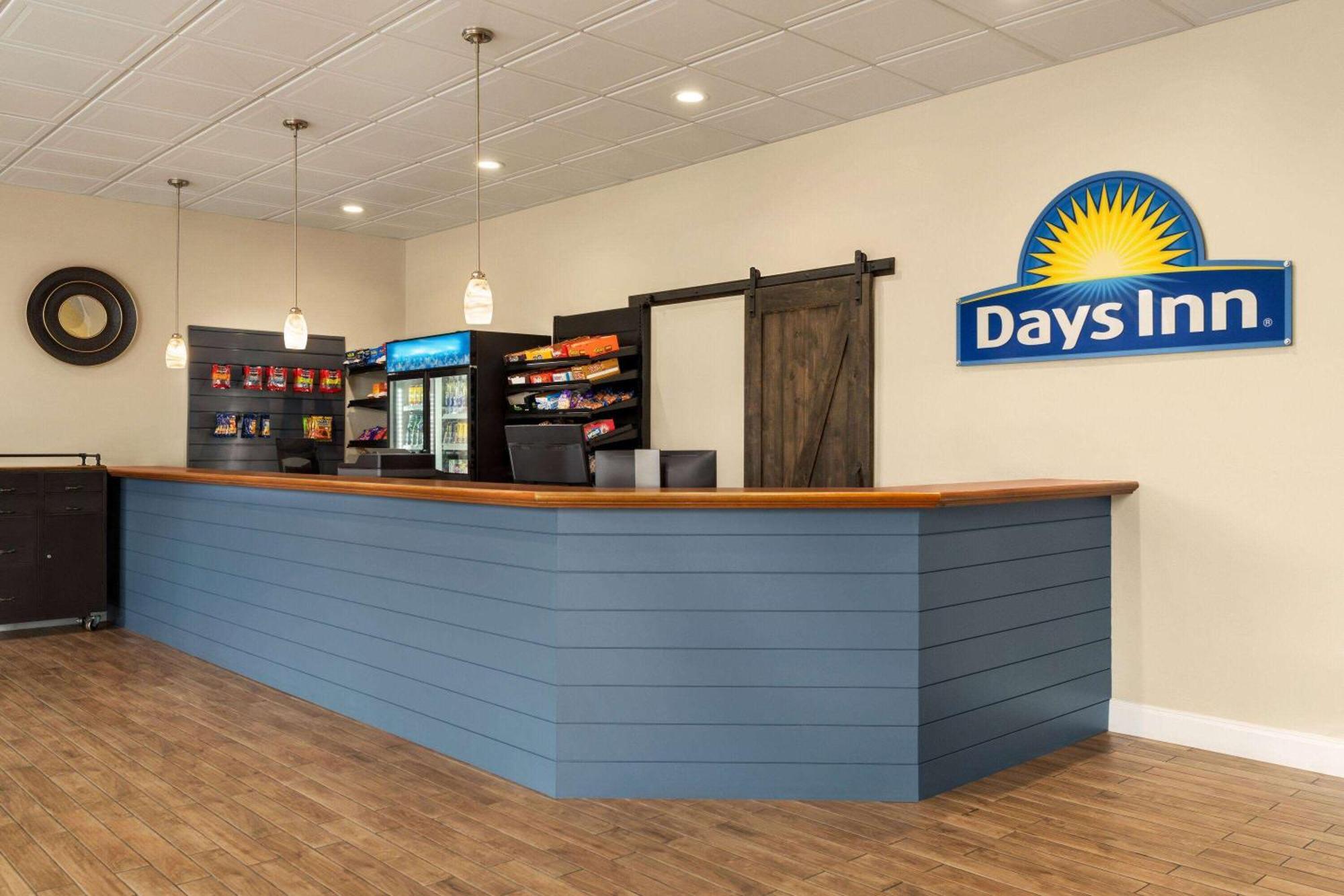 Days Inn & Suites By Wyndham Lancaster Amish Country Mountville Екстериор снимка