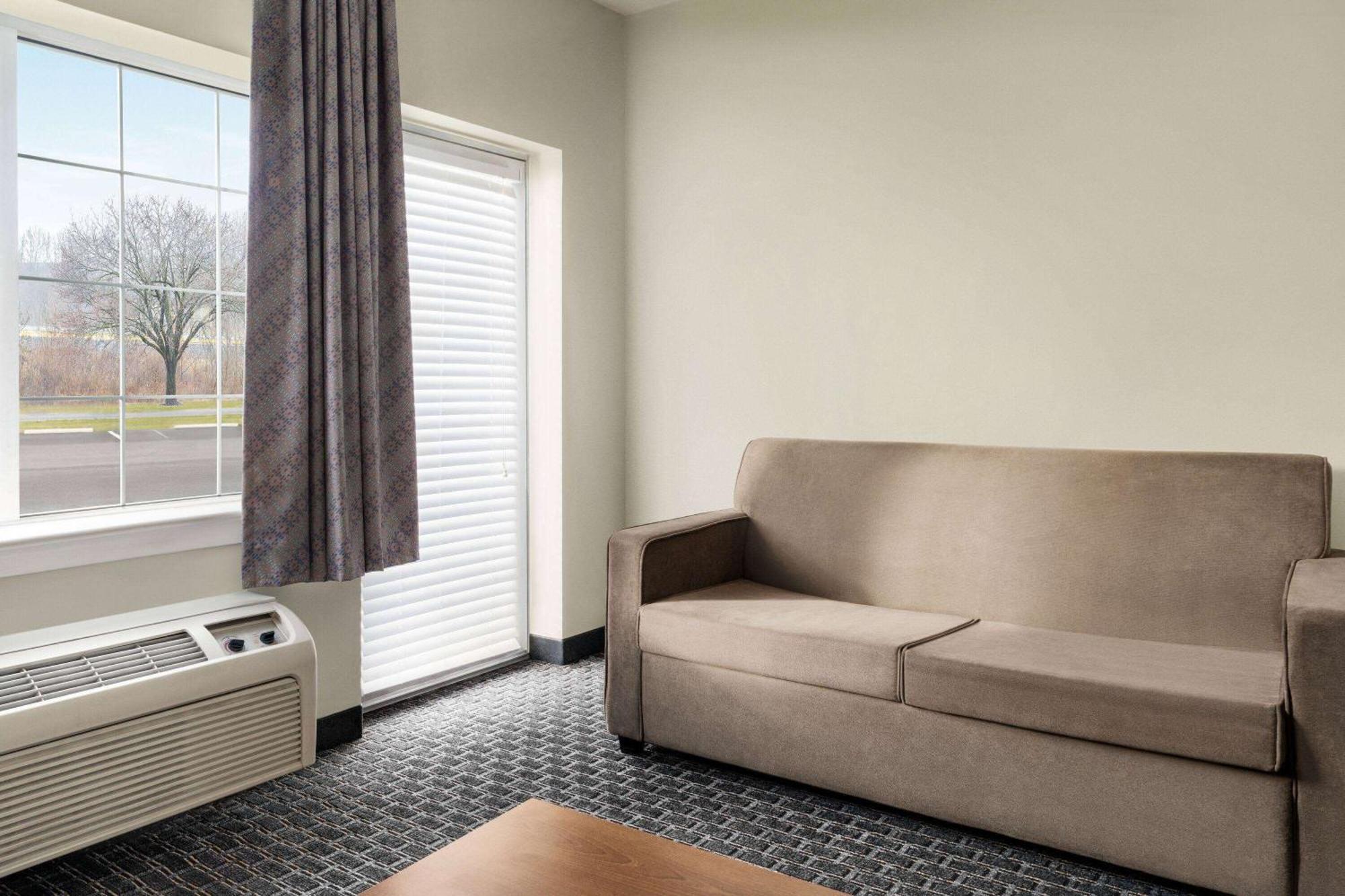 Days Inn & Suites By Wyndham Lancaster Amish Country Mountville Екстериор снимка