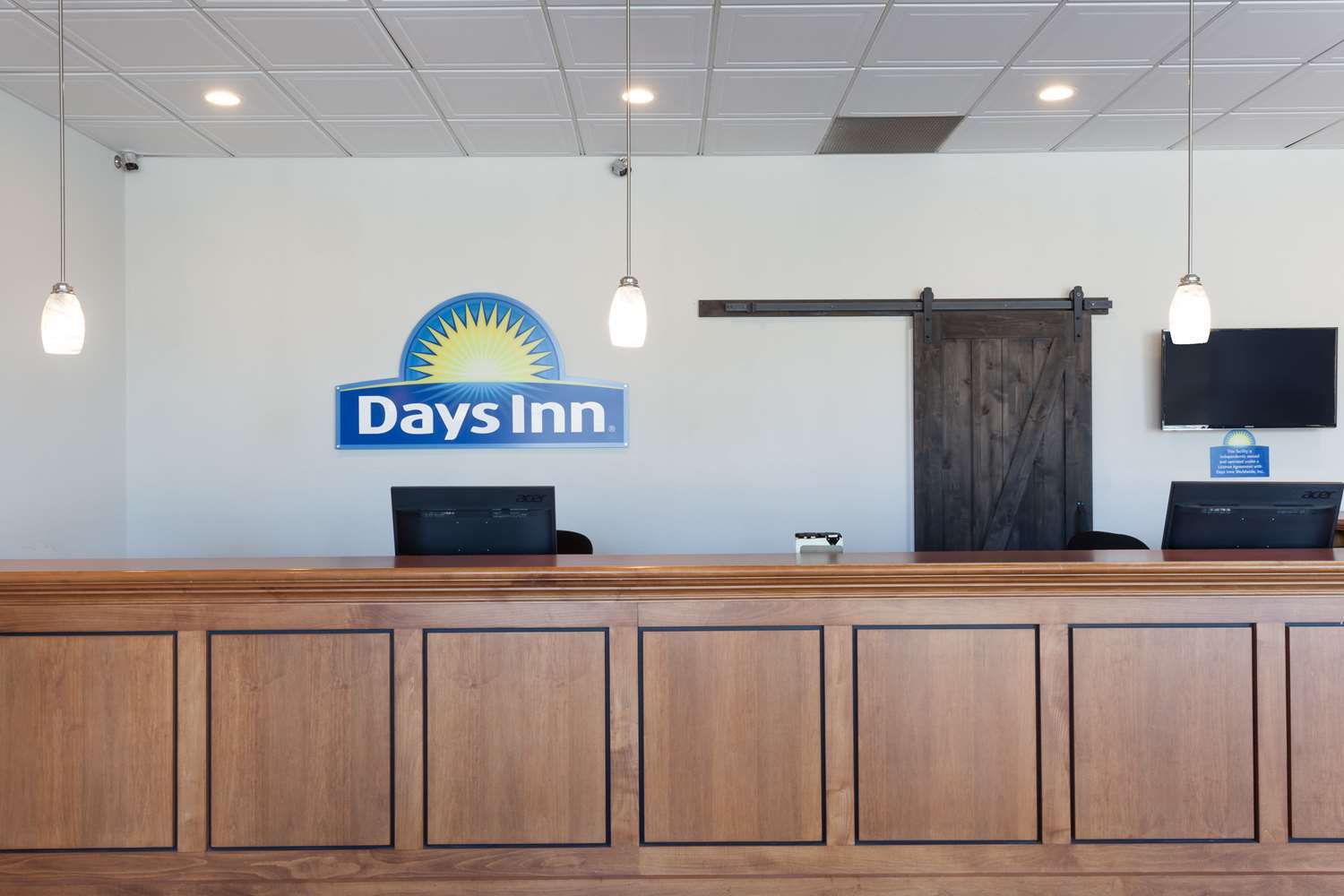 Days Inn & Suites By Wyndham Lancaster Amish Country Mountville Екстериор снимка